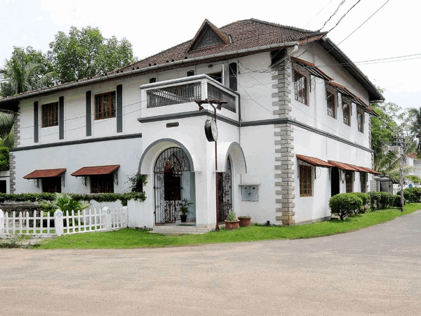 bungalows in heritage areas in fort kochi