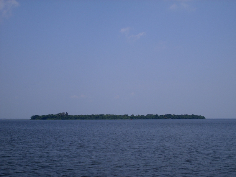 Isla Pathiramanal en los remansos