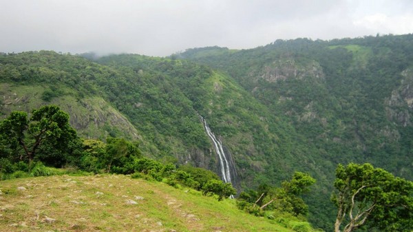 View from Waterfalls at Seethargund Nelliampathy 