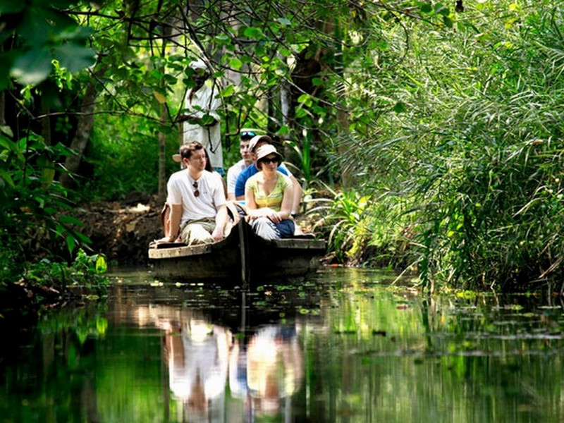 backwaters-village-life-canoe-cruise