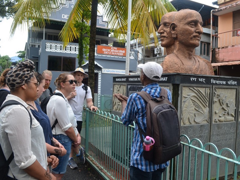 Ranga Bhat, Vinayak Pandit and Appu Bhat Statue in Kochi Sightseeing Tour
