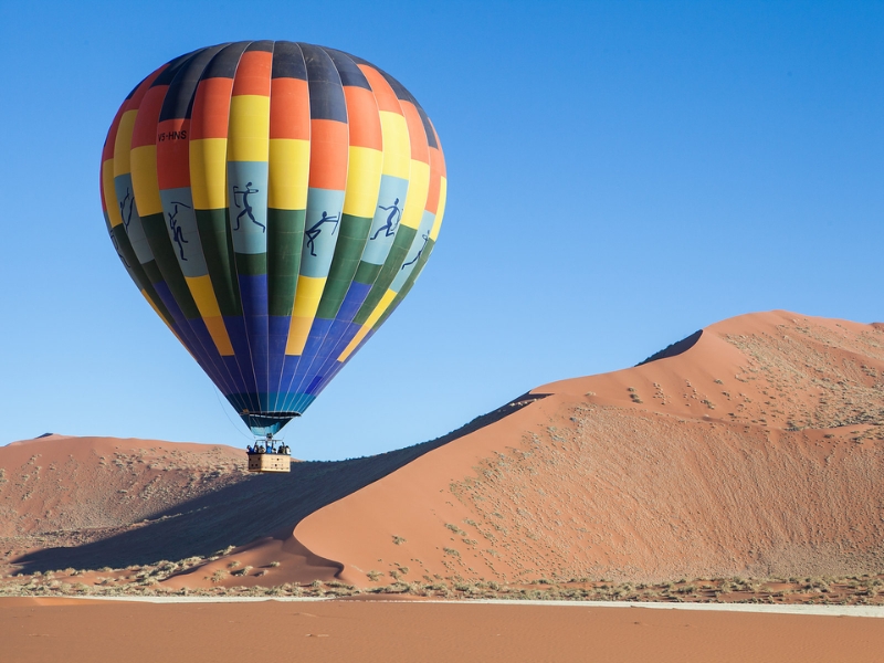 hot-air-ballon-Sossusvlei-Namibia