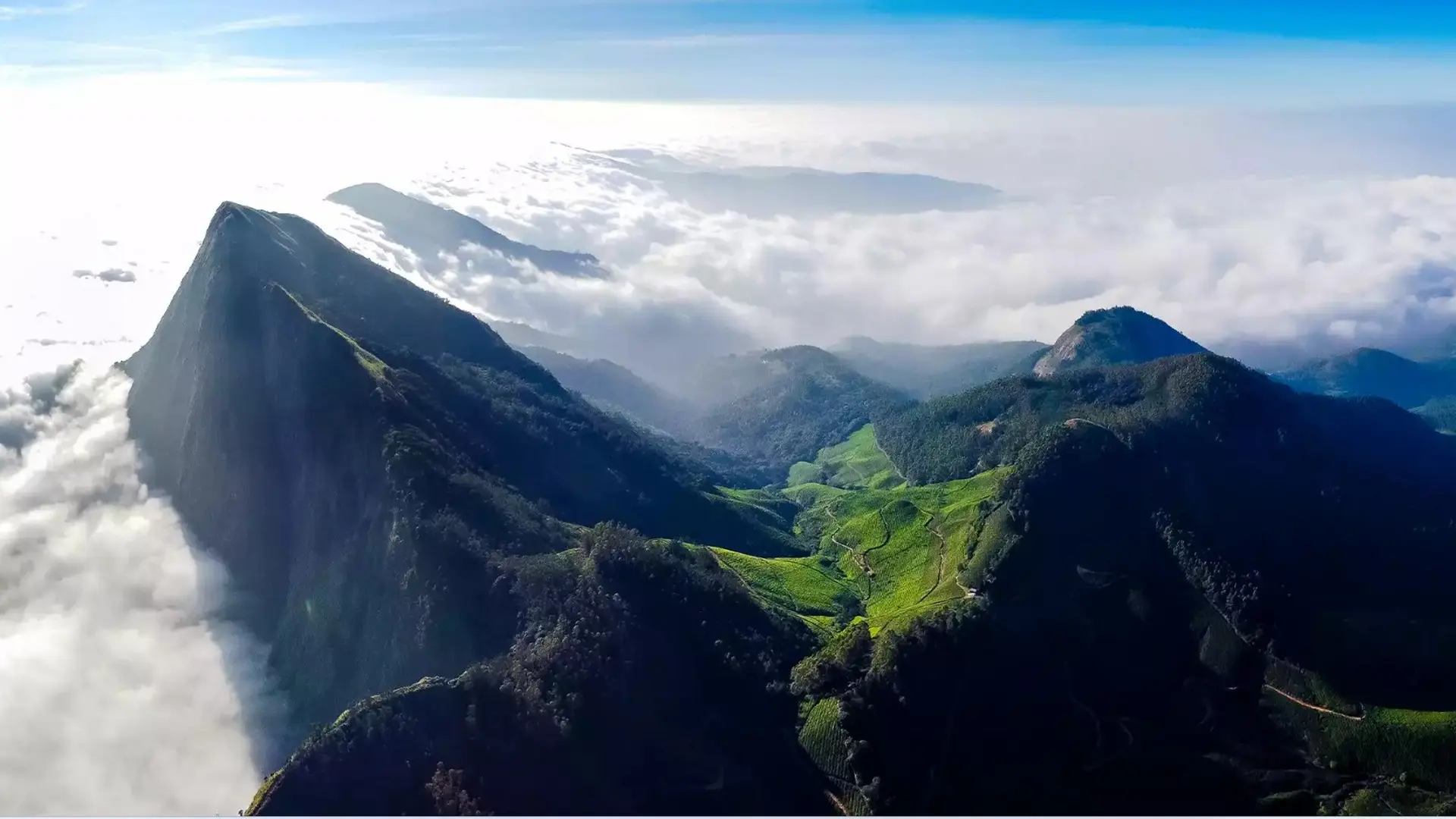 Kolukkumalai Guide- Sunrise, Jeep Safari, Tea Estate, Costs & Best Time