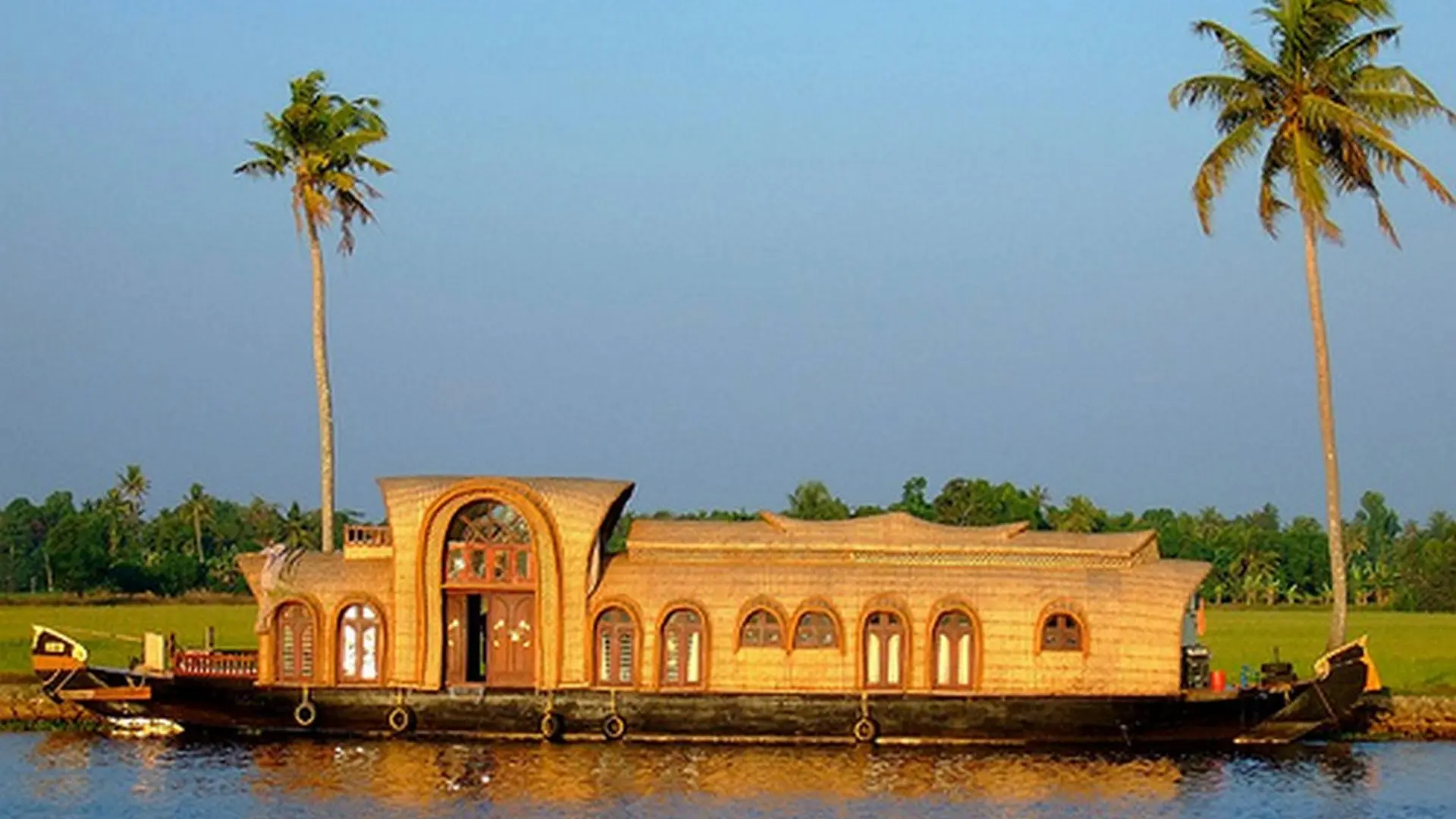 Alleppey Or Kumarakom: Which Is Best For A Kerala Houseboat Cruise?