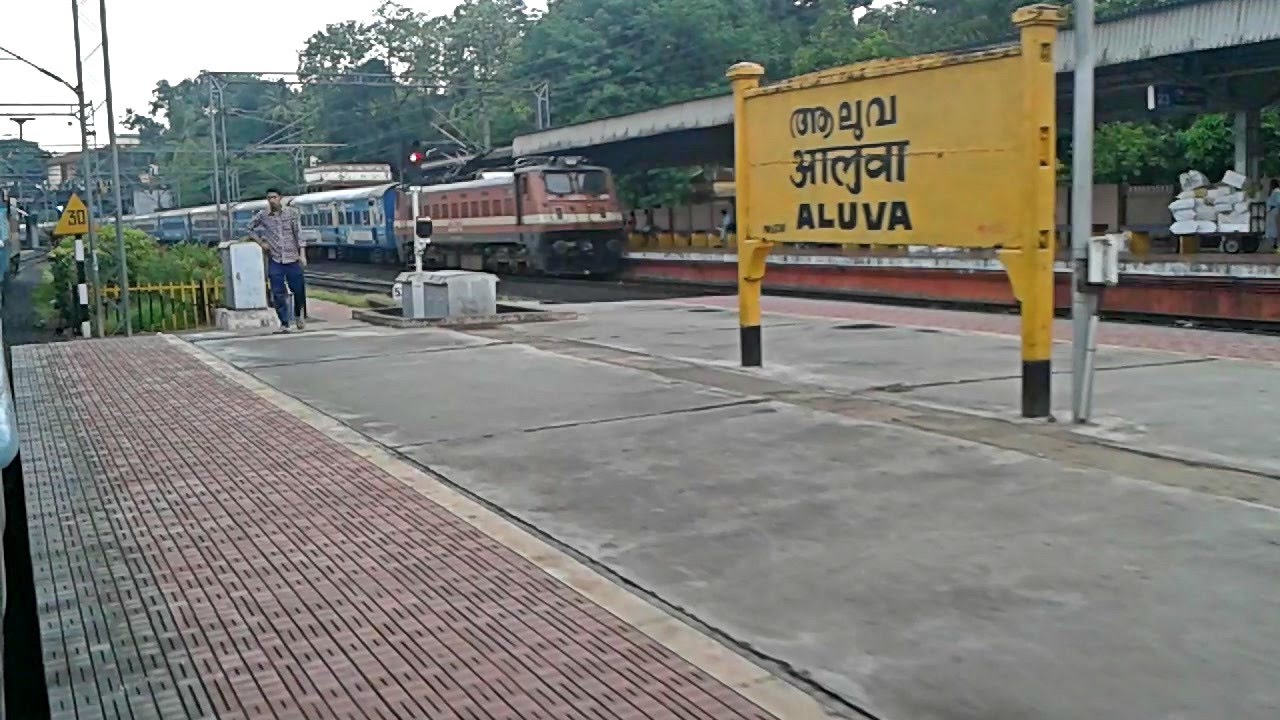 Nearest Railway Station to Munnar