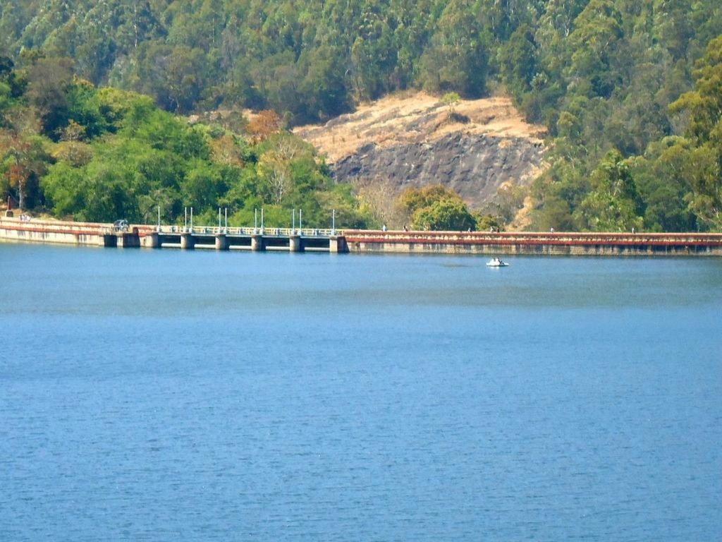 kundala-lake-munnar-kerala