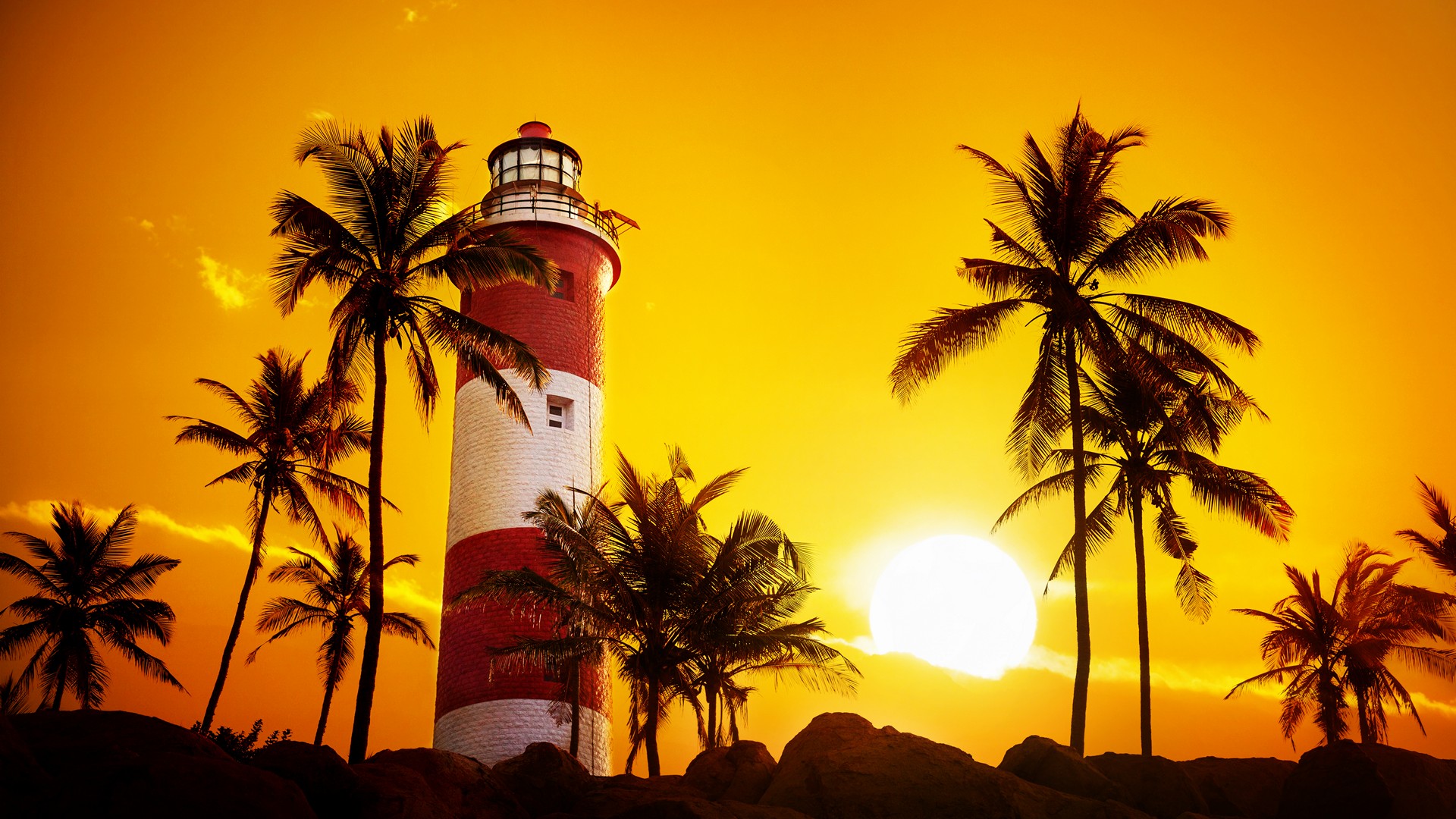 Kovalam Lighthouse at sunset