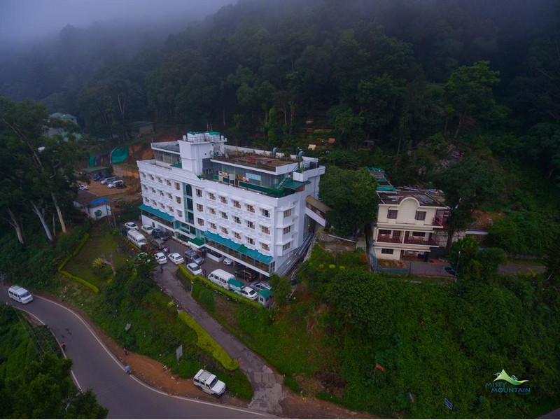 misty-mountain-resort-munnar