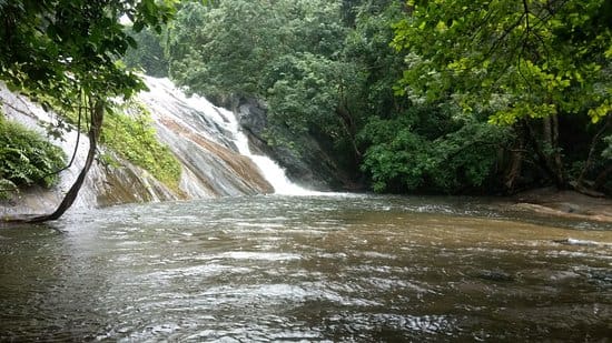 Dhoni Waterfalls