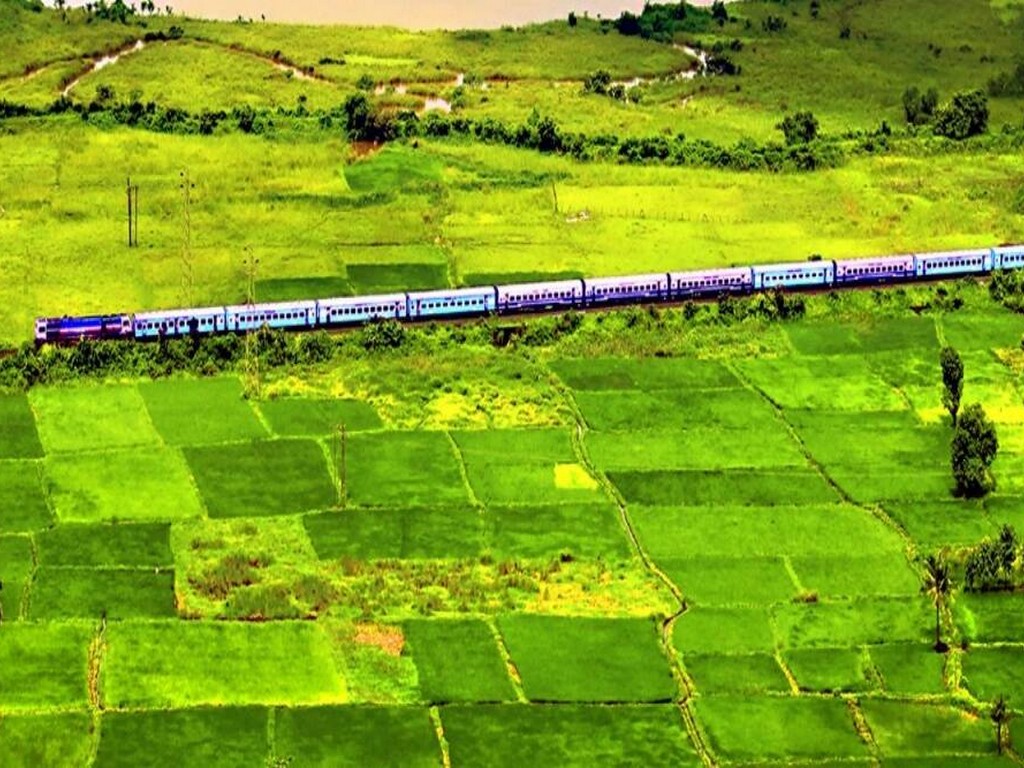 Best Train Journeys In Kerala for 2023 that will compel You for a holiday!