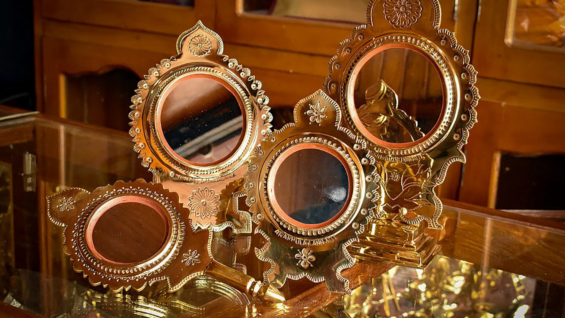 aranmula-mirror