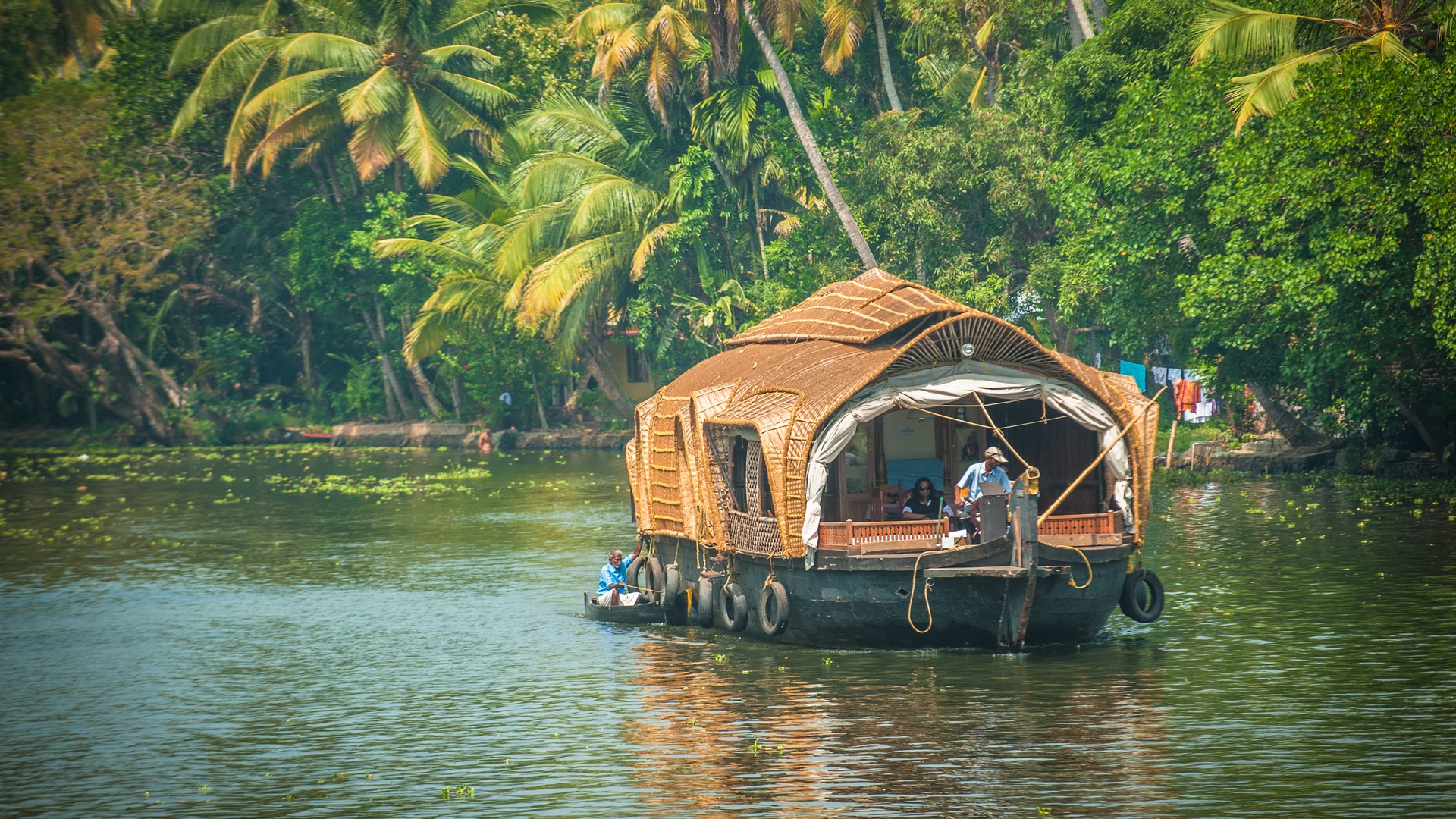 Choosing Alleppey Houseboat Cruise-Price, Packages and Timings
