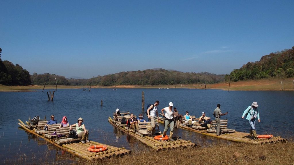 bamboo-rafting-thekkady