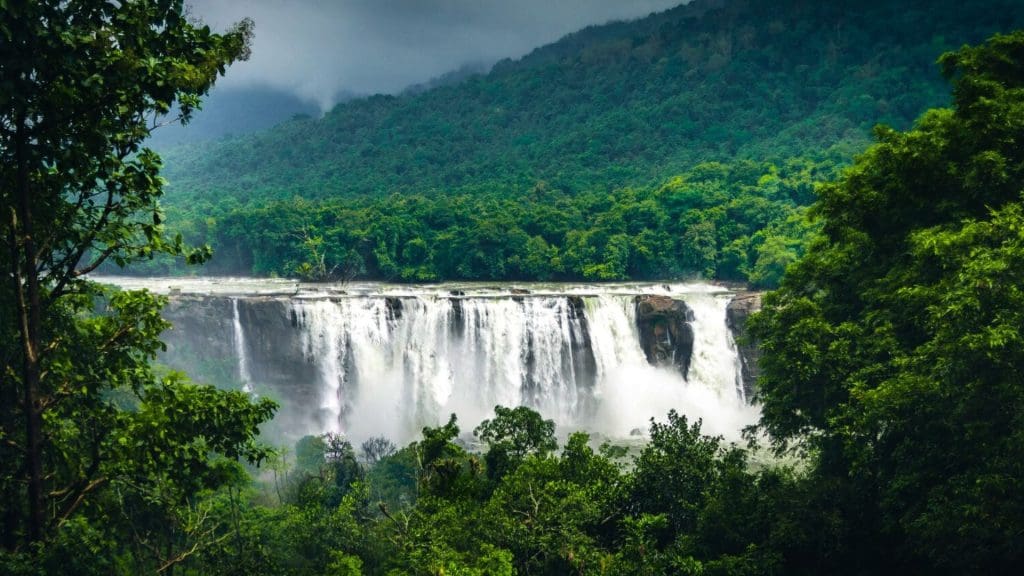 athirappilly-waterfalls
