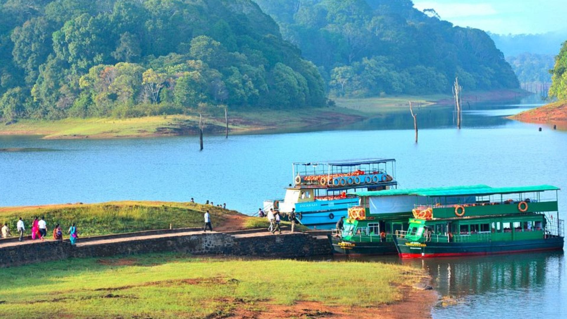 thekkady-periyar-lake-boating