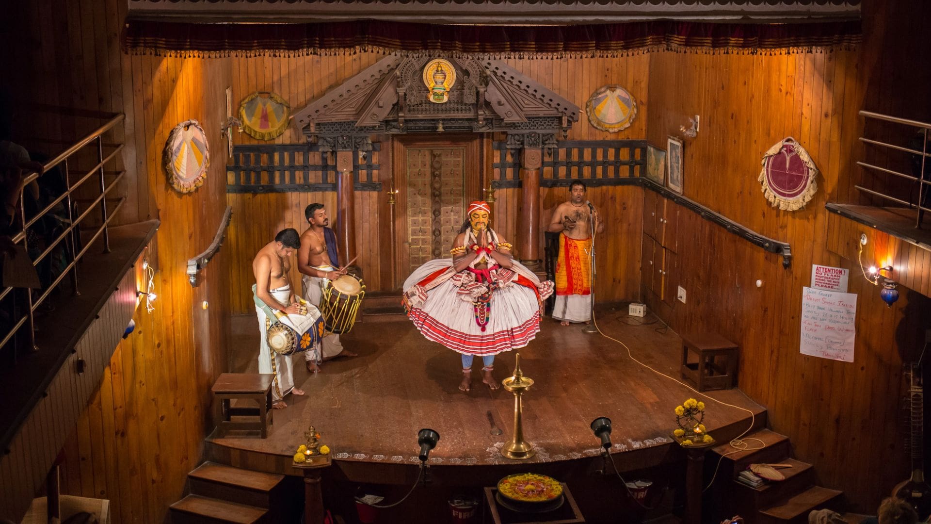 kathakali-stage-performance