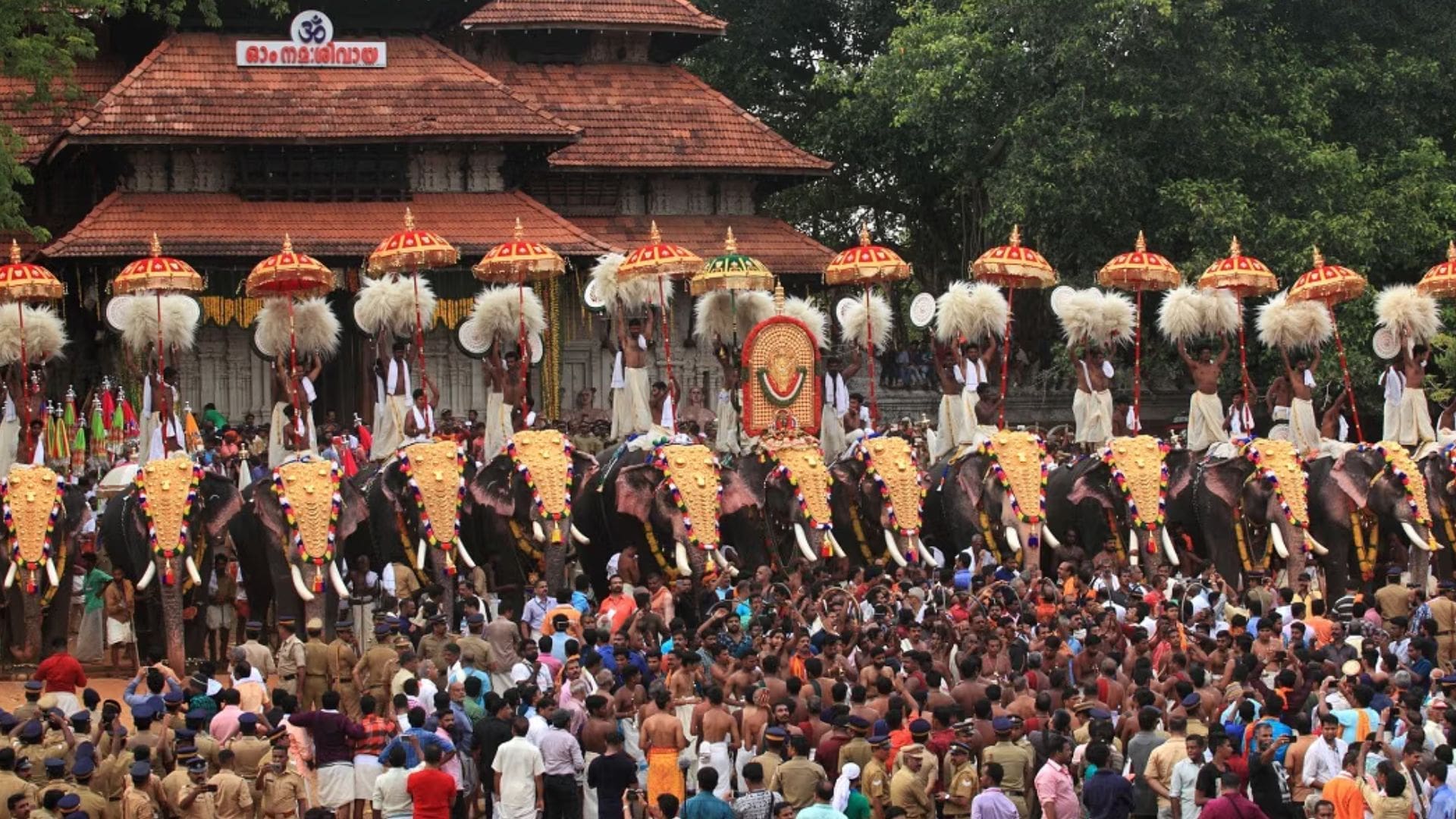 thrissur-pooram-kerala-festival