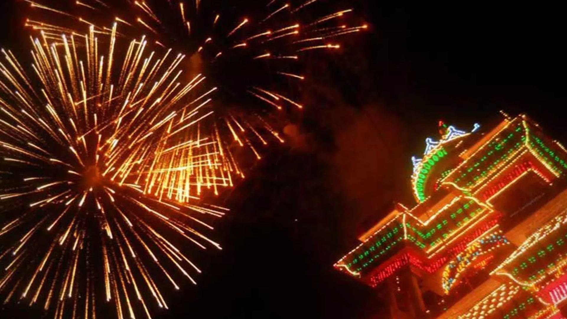 thrissur-pooram-vedikettu
